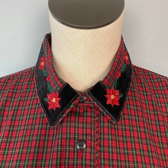 Karen Scott Red Green Plaid Velvet Trim Poinsettia Collar Button Up Shirt Size M - Picture 2 of 12